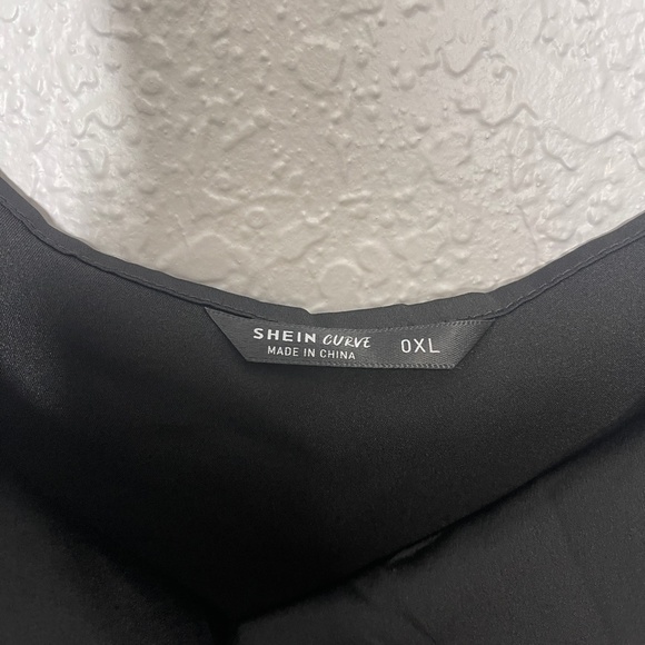 Shein Curve Black tank top spaghetti strap - Picture 2 of 8